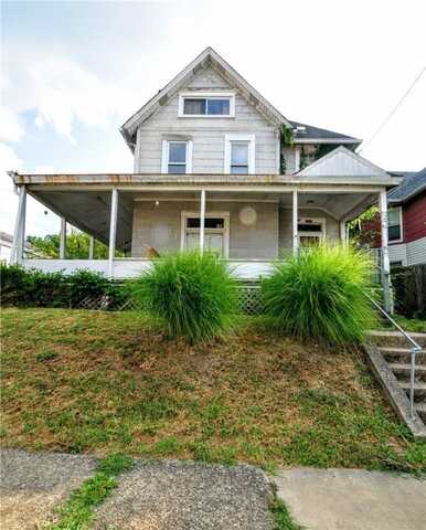 1060 Vance Ave, Coraopolis, PA 15108