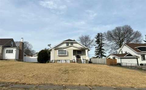 715 Carl Ave, New Kensington, PA 15068