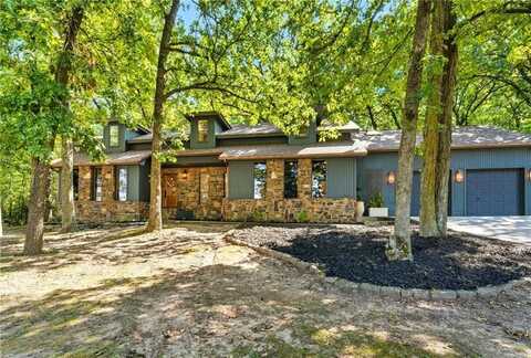 1524 N Crossover RD, Fayetteville, AR 72701