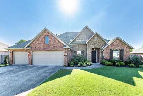 2851 W Topaz DR, Fayetteville, AR 72704