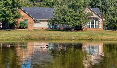 200 Stonecrest LN, Russellville, AR 72802