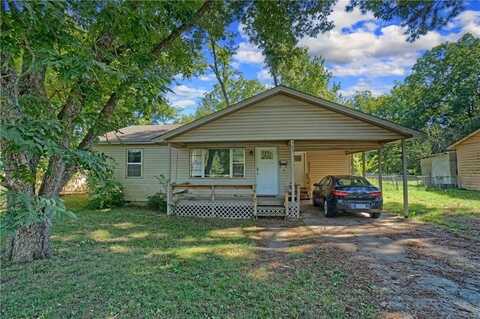 303 Hickory ST, Dardanelle, AR 72834