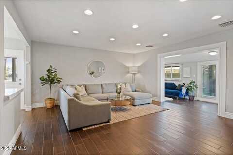 7333 N 17TH Avenue, Phoenix, AZ 85021