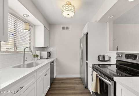 4630 N 68TH Street, Scottsdale, AZ 85251