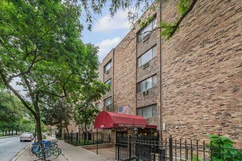 3620 N. Pine Grove Avenue, Chicago, IL 60613