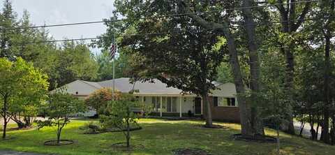 1147 Country Club Road, OAK HILL, WV 25901