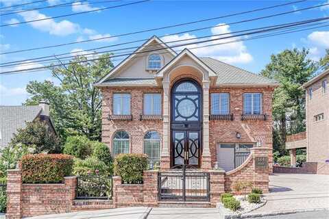 134 Ridge Avenue, Staten Island, NY 10304