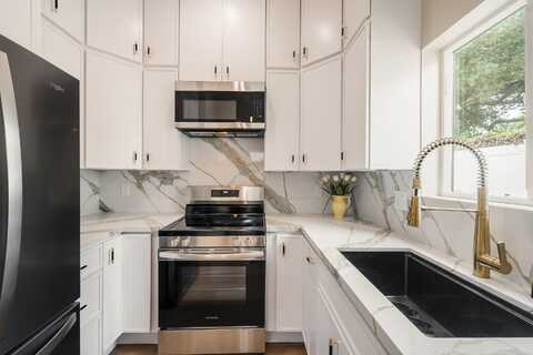 716 Portola Avenue, Glendale, CA 91206