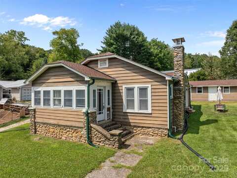 30 Abbott Moore Road, Clyde, NC 28721