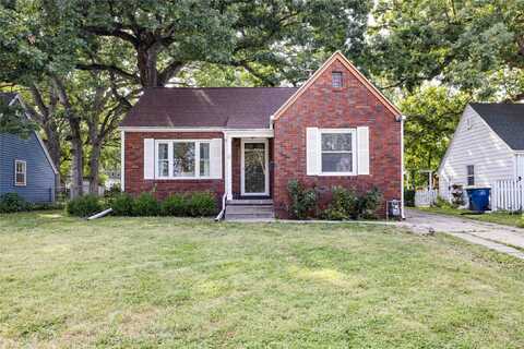 2420 33rd Street, Des Moines, IA 50310