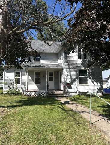 208 S Clark, Maquoketa, IA 52060