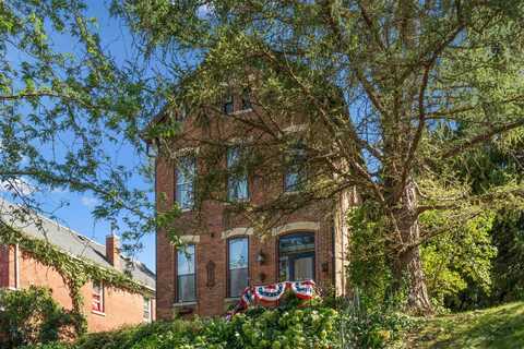 604 Chestnut, Dubuque, IA 52001