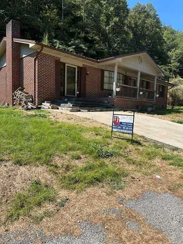 75 Station Branch, Prestonsburg, KY 41653