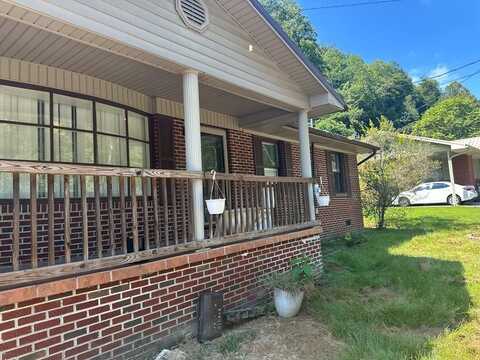 75 Station Branch, Prestonsburg, KY 41653