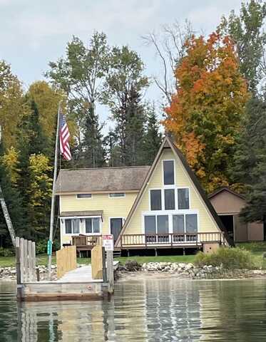 1859 S Fenlon ST, Hessel, MI 49745