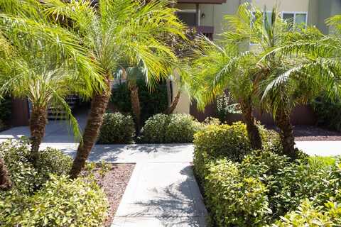 2881 Huntington Boulevard E, Fresno, CA 93721