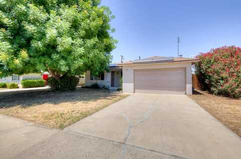 955 Fairmont Avenue W, Clovis, CA 93612