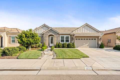2237 Donner Avenue, Clovis, CA 93611