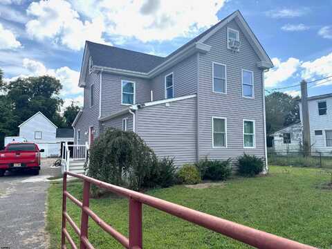 13 Hall St, Newport, NJ 08345