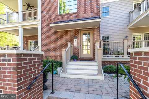 124 N CLINTON STREET, DOYLESTOWN, PA 18901