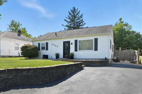2026 Sunnymede Drive, Fort Wayne, IN 46803