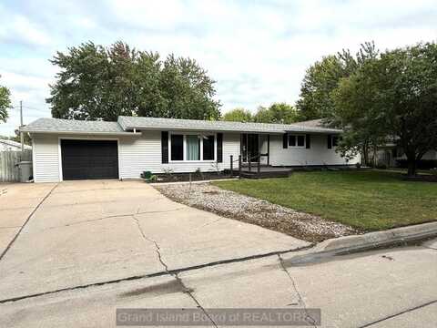 2725 22nd Ave, Central City, NE 68826