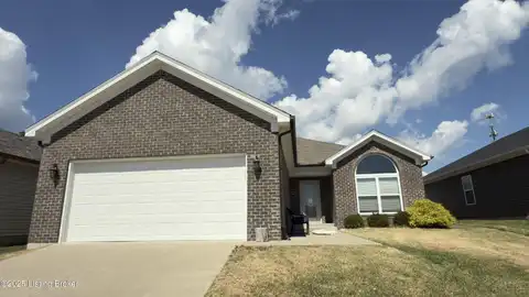 7606 Julia Ave, Clarksville, IN 47129