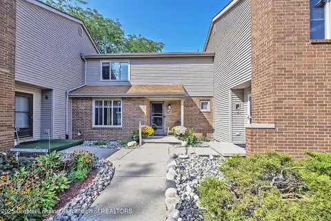 916 Montevideo Drive unit: E, Lansing, MI 48917