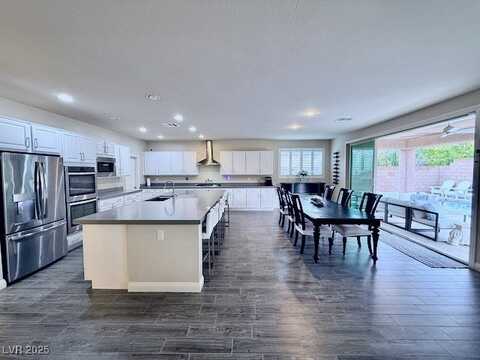 395 Grassy Pines Court, Las Vegas, NV 89148