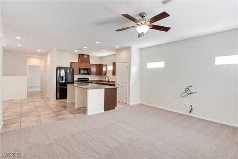 10068 Emerald Edgewater Court, Las Vegas, NV 89178