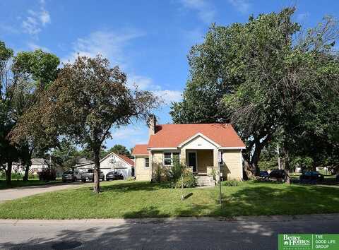 245 NW 22nd Street, Lincoln, NE 68528