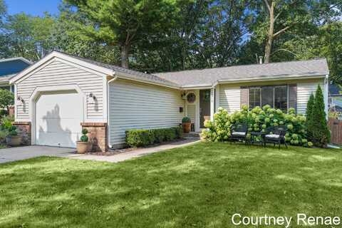 1319 Cambridge Drive SE, Grand Rapids, MI 49506