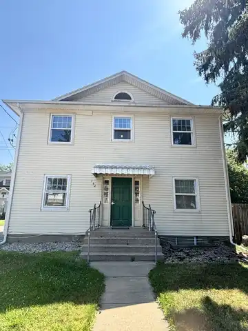 142 N Riverview Drive, Kalamazoo, MI 49004