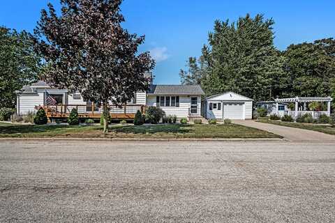 802 N Rath Avenue, Ludington, MI 49431