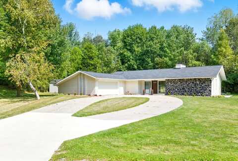 3176 St Andrews Drive, Mount Pleasant, MI 48858