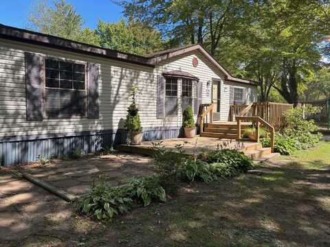 2726 cedar Street, Fennville, MI 49408
