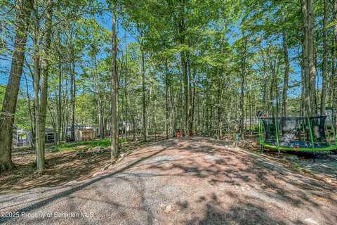 136 Carousel Court, Covington, PA 18424