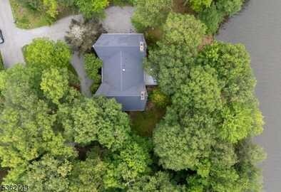 227 Bearfort Rd, West Milford, NJ 07480