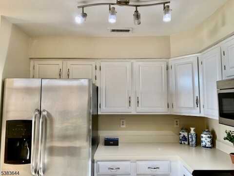 6 Ray Court, Bedminster, NJ 07921