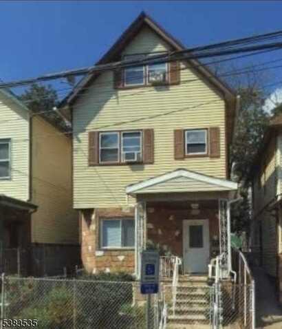 832 Parker St, Newark, NJ 07104