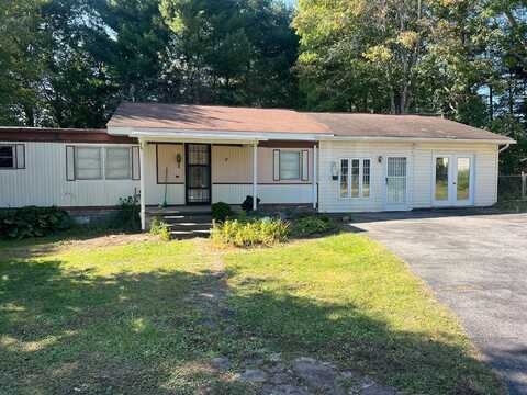 1591 Lawn Road, Meadow Bridge, WV 25976