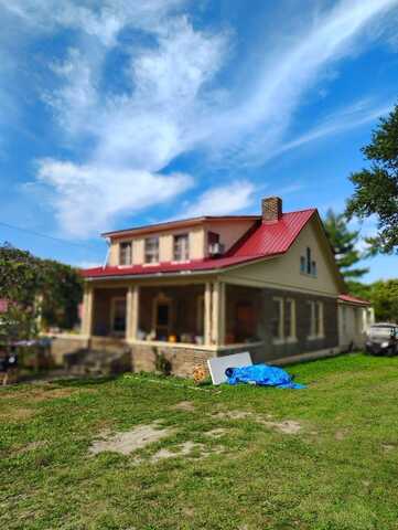 119 Rich Creek Valley Rd, Peterstown, WV 24963