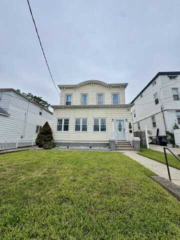19 LORD AVE, Bayonne, NJ 07002