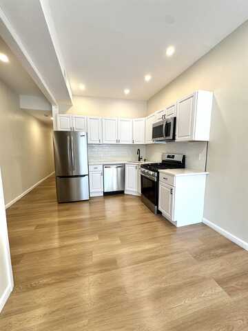 628 BRAMHALL AVE, JC, Bergen-Lafayett, NJ 07304