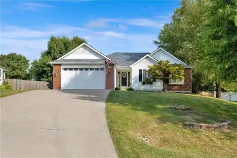 5208 Stoneridge Drive, Saint Joseph, MO 64507