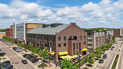 901 E 2nd Ave #212, Coralville, IA 52241
