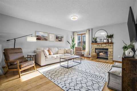 1207 Cambria Ct, Iowa City, IA 52246