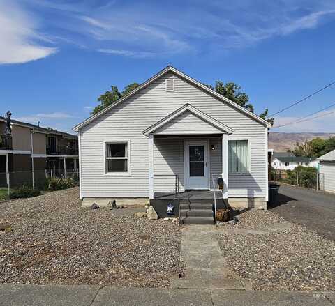 1220 Highland Ave, Clarkston, WA 99403