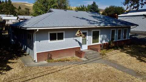 2395 Villard St, Pomeroy, WA 99347