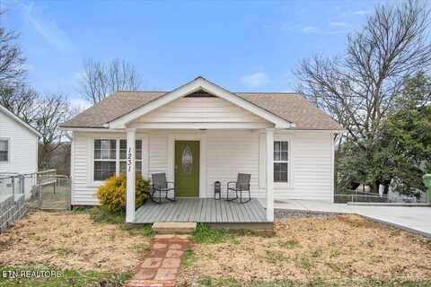 1231 Jefferson Ave, Maryville, TN 37804